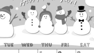 2026年1月縦型モノクロの月曜始まり スノーマンイラストのかわいいA4無料白黒カレンダー(2026-00430111)